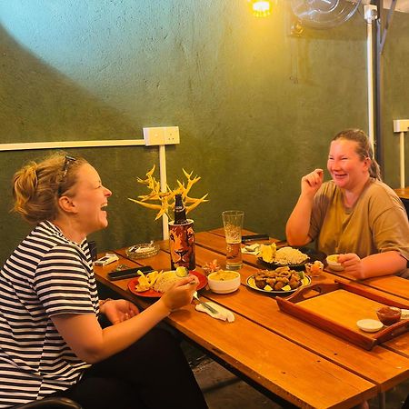 טנגלה Golden Town Hostel מראה חיצוני תמונה