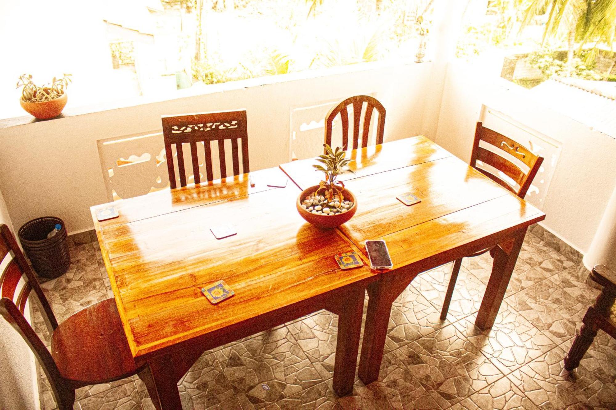 טנגלה Golden Town Hostel מראה חיצוני תמונה