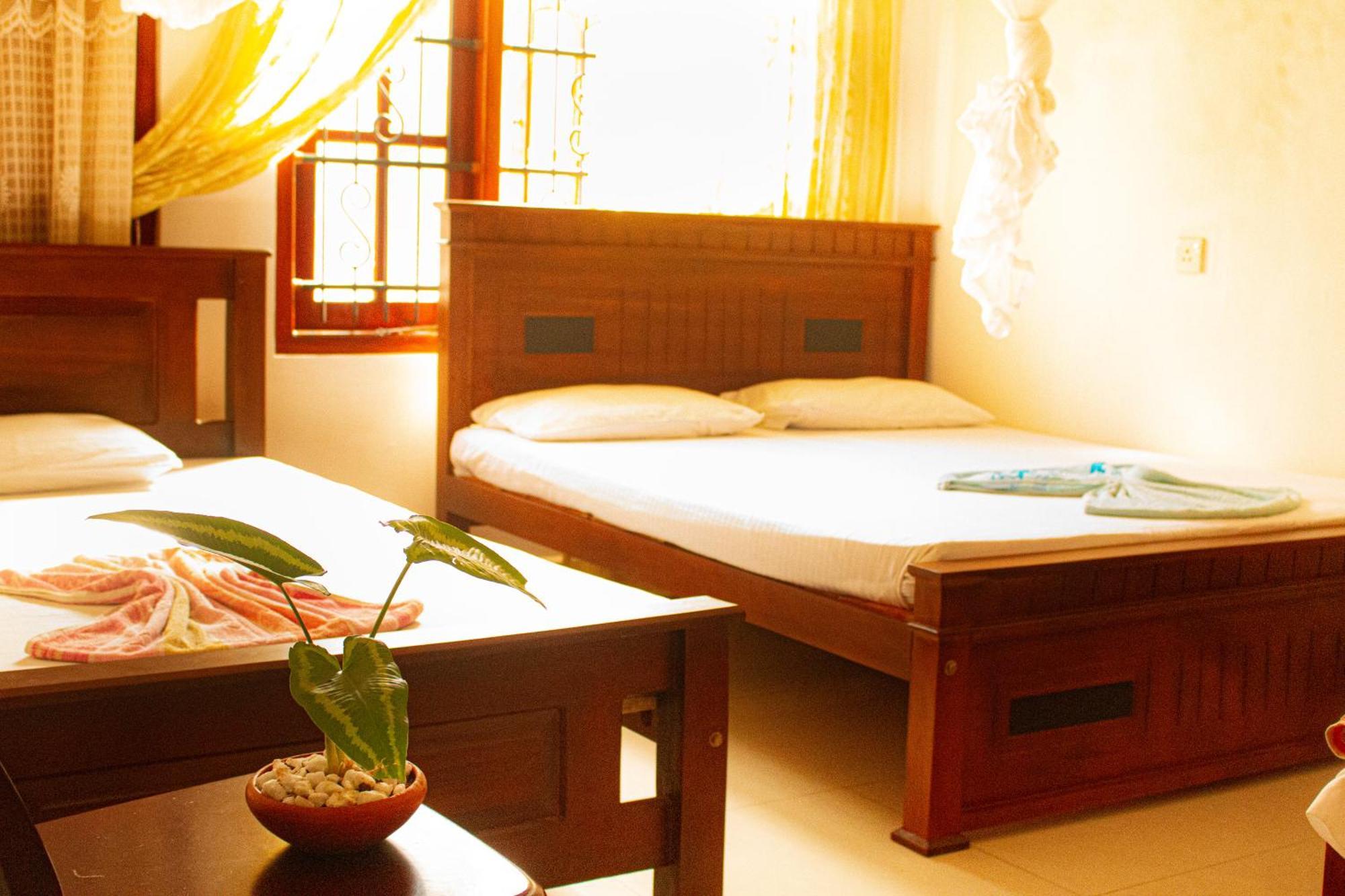 טנגלה Golden Town Hostel מראה חיצוני תמונה