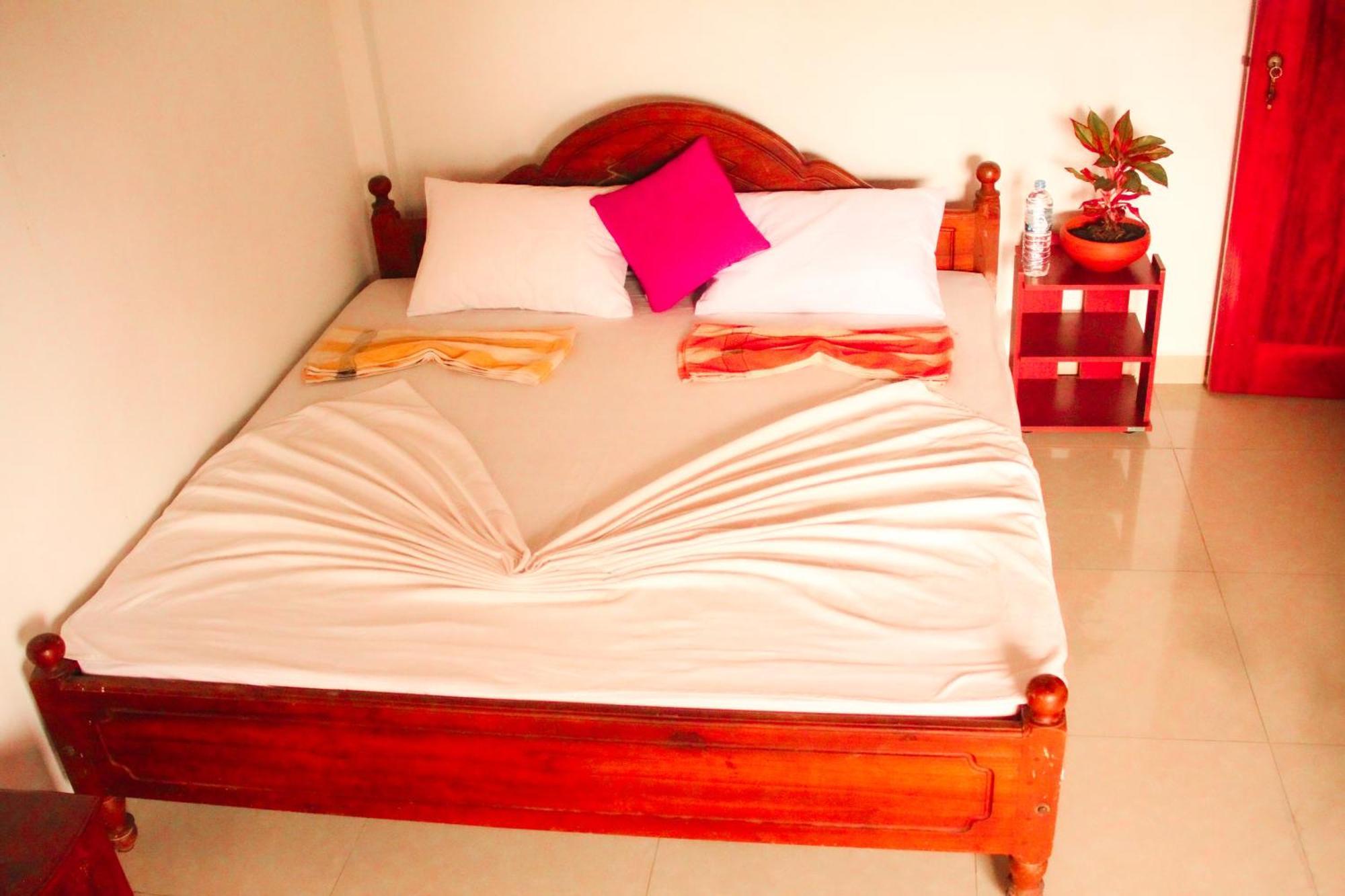 טנגלה Golden Town Hostel מראה חיצוני תמונה