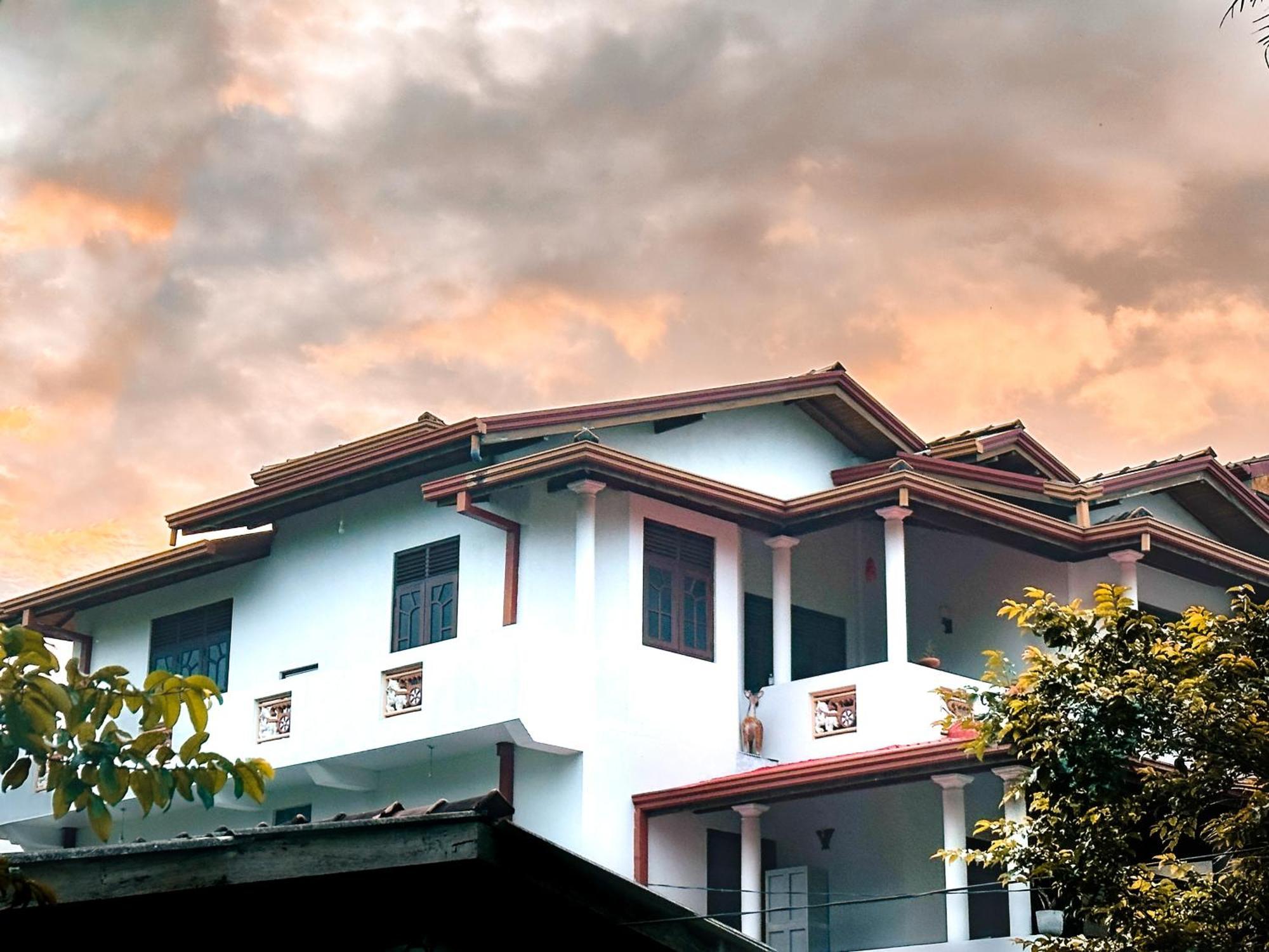 טנגלה Golden Town Hostel מראה חיצוני תמונה