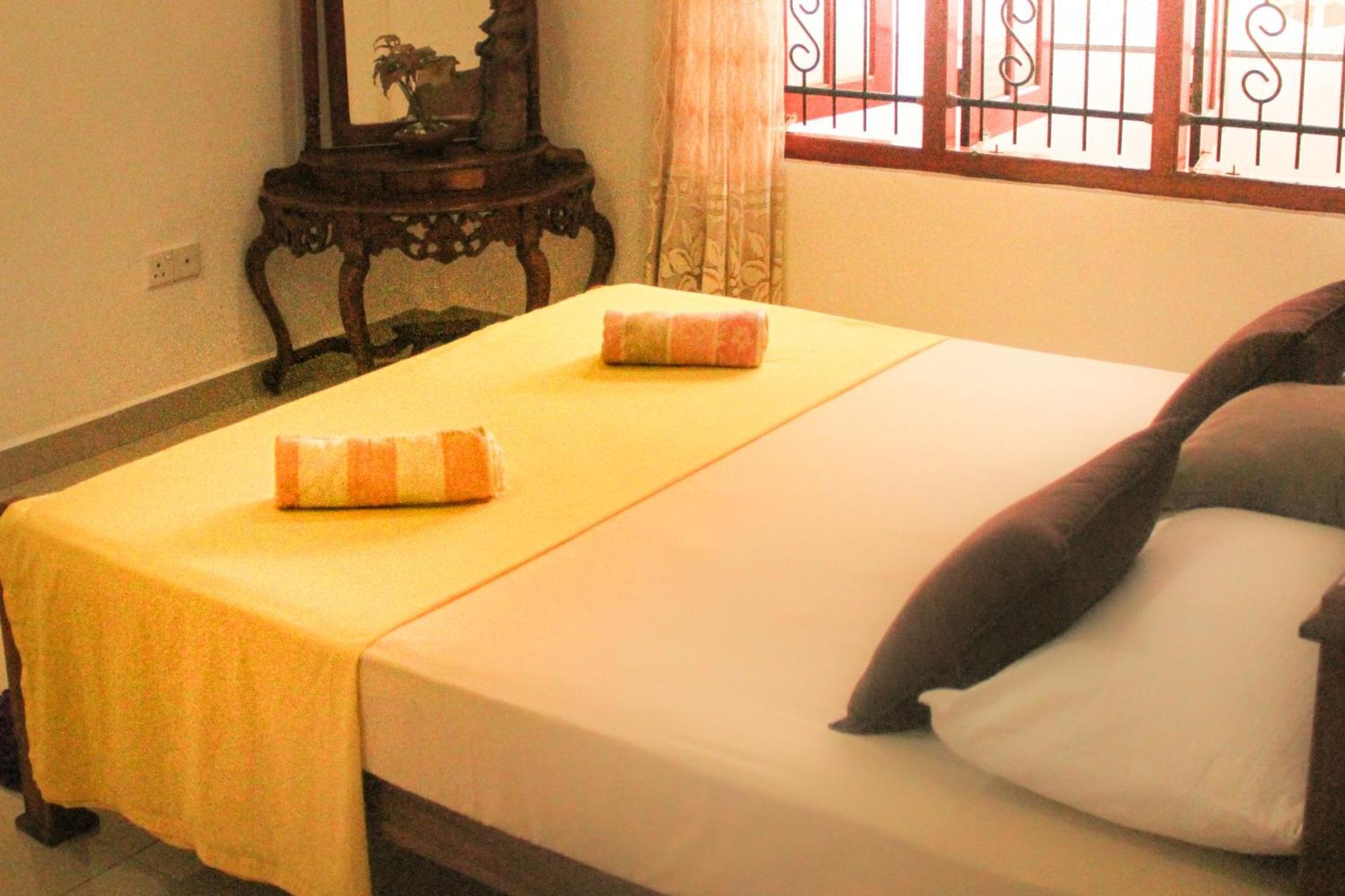 טנגלה Golden Town Hostel מראה חיצוני תמונה