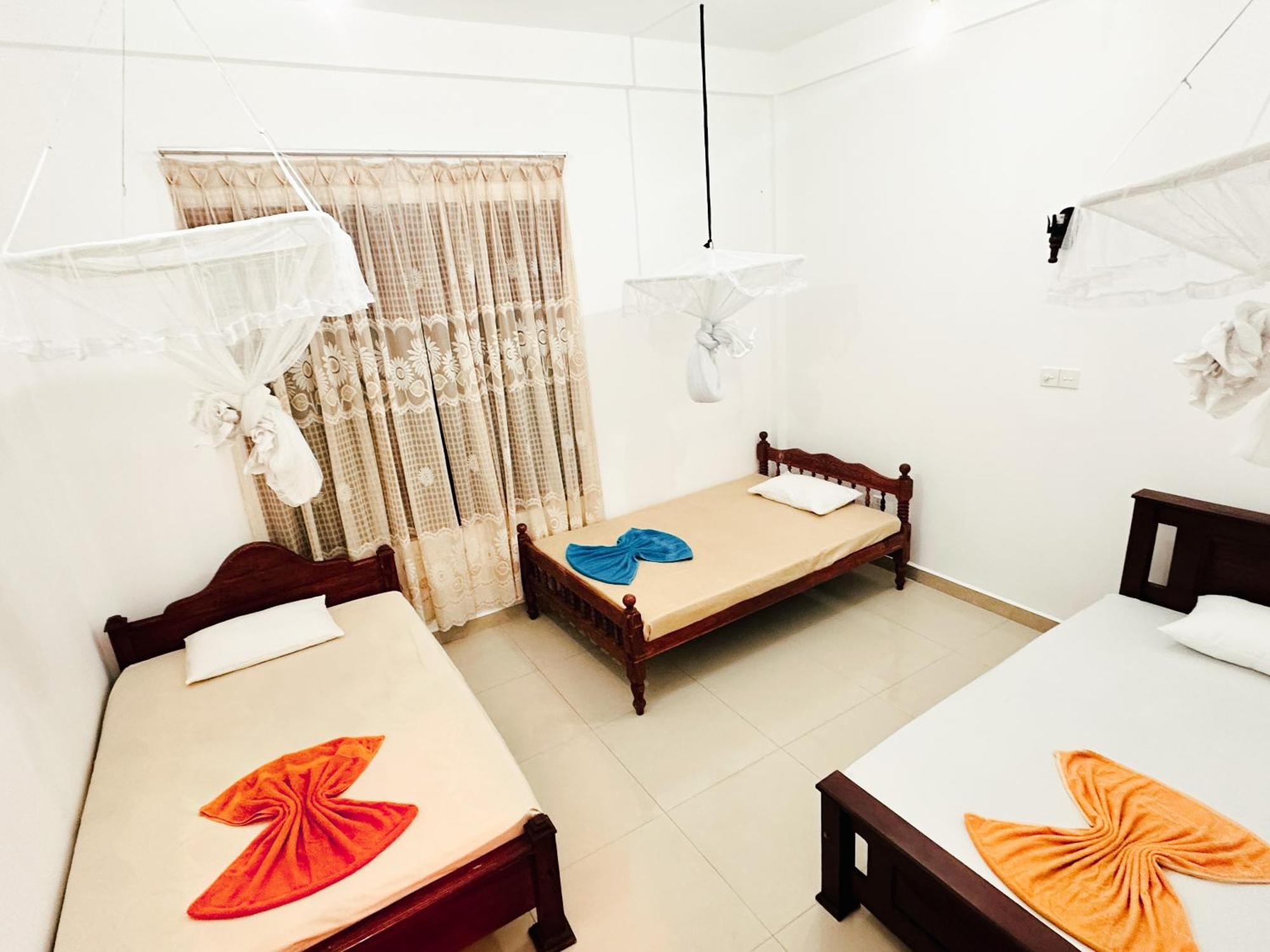 טנגלה Golden Town Hostel מראה חיצוני תמונה