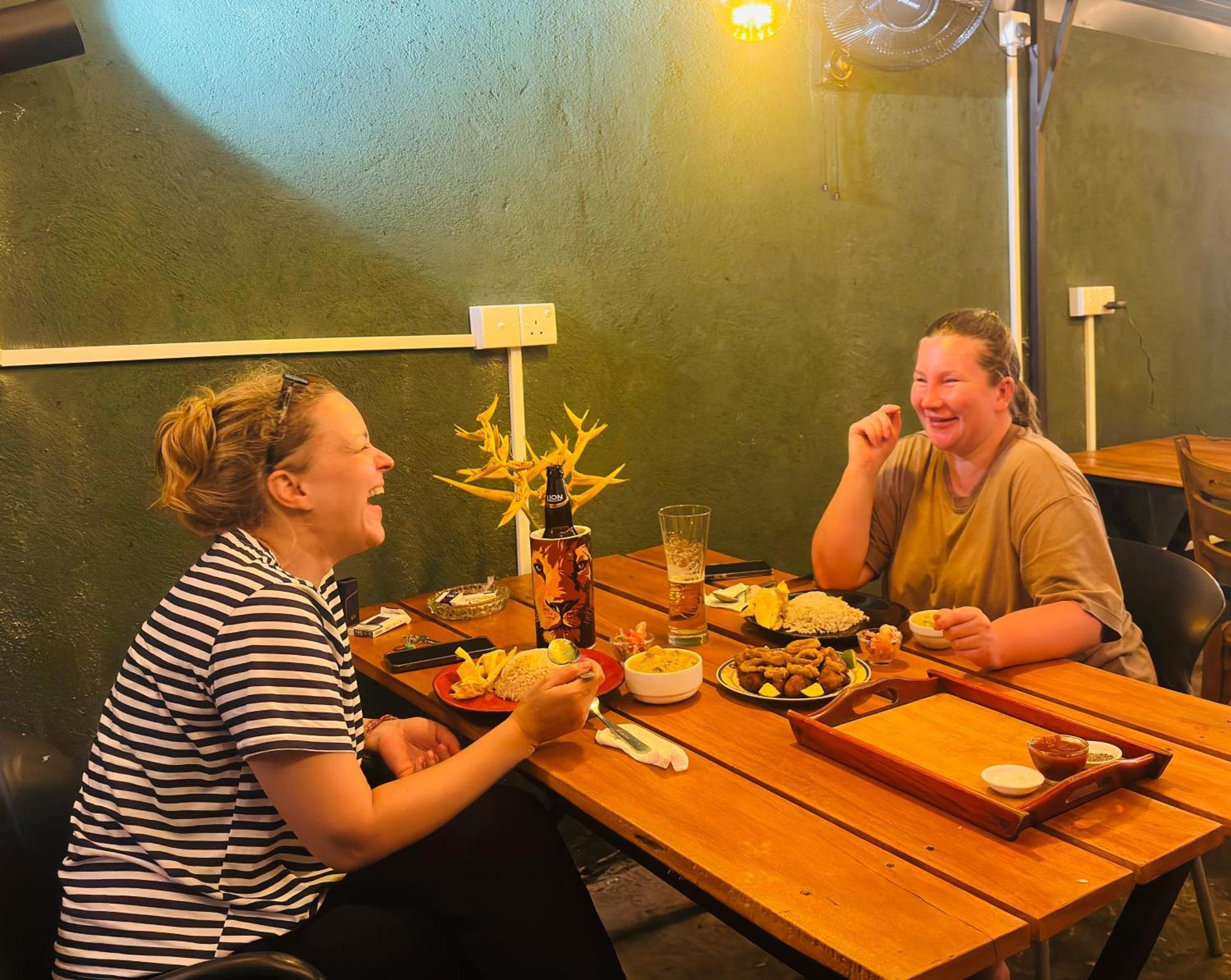 טנגלה Golden Town Hostel מראה חיצוני תמונה